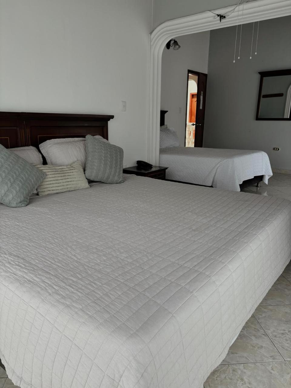 Juan De La Vega Hotel La Vega  Kamer foto